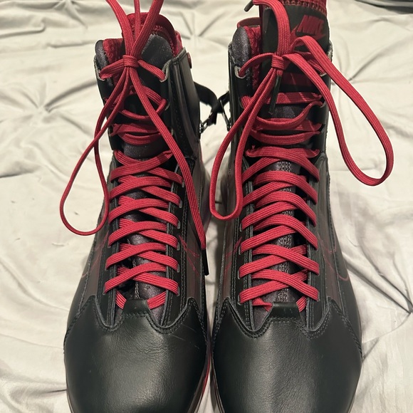 Athletic_Shoes